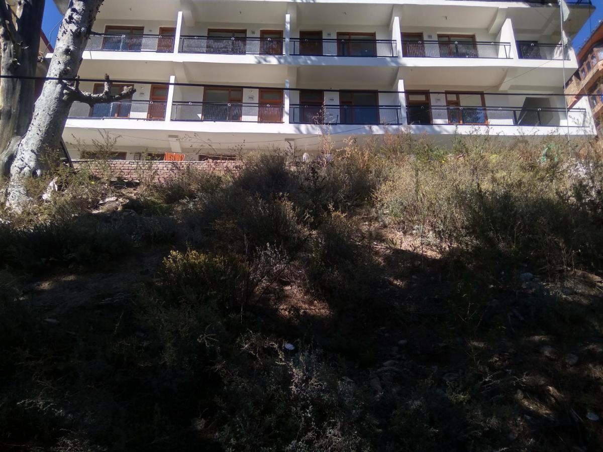 Wanderers Homestay -All Mountain Facing Rooms กัลป์ ภายนอก รูปภาพ