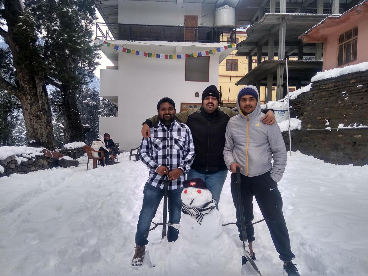 Wanderers Homestay -All Mountain Facing Rooms กัลป์ ภายนอก รูปภาพ