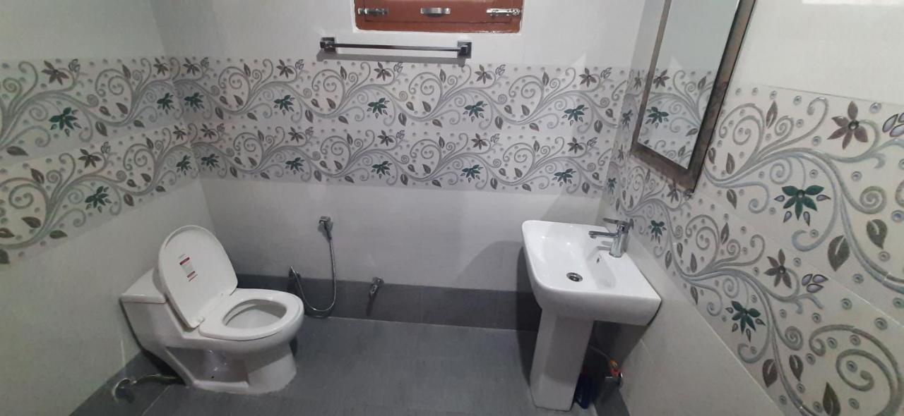 Wanderers Homestay -All Mountain Facing Rooms กัลป์ ภายนอก รูปภาพ
