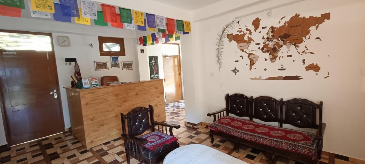 Wanderers Homestay -All Mountain Facing Rooms กัลป์ ภายนอก รูปภาพ