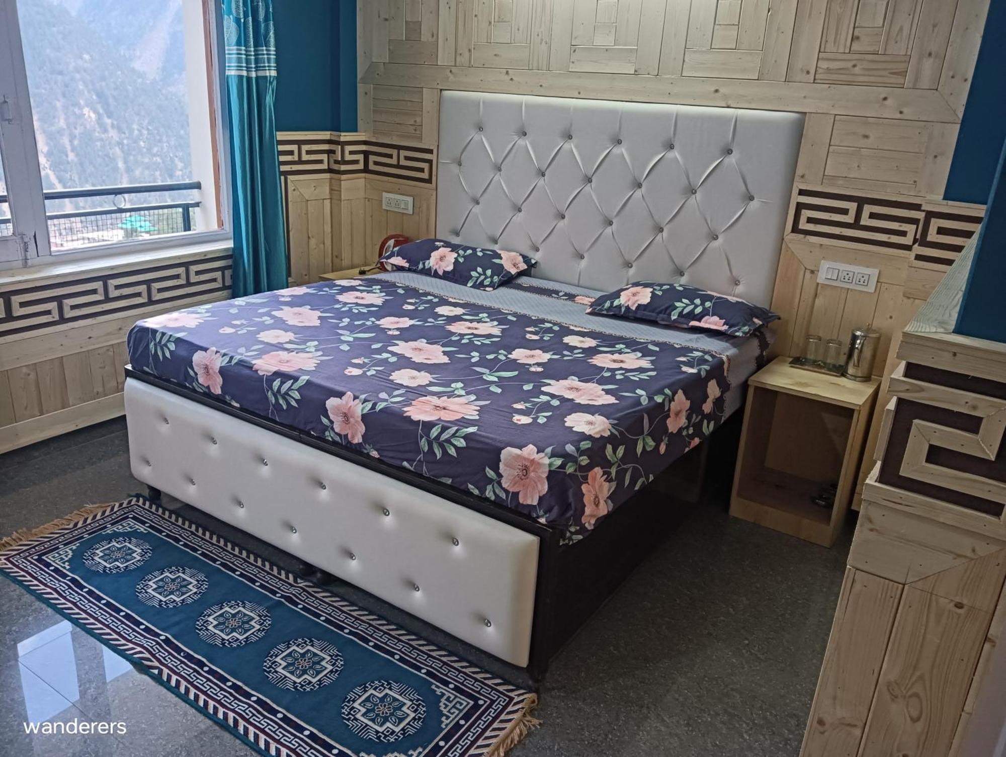 Wanderers Homestay -All Mountain Facing Rooms กัลป์ ภายนอก รูปภาพ