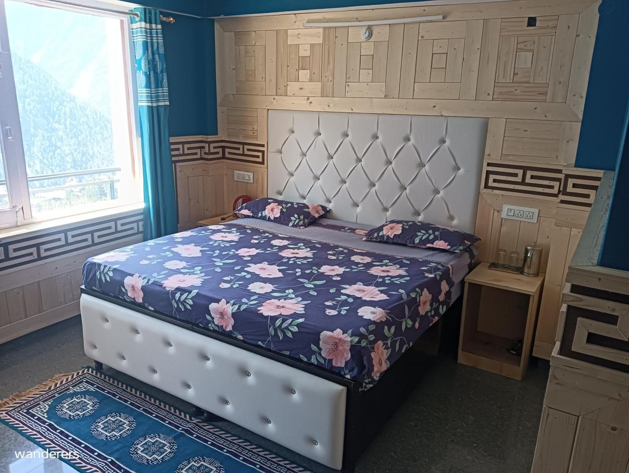 Wanderers Homestay -All Mountain Facing Rooms กัลป์ ภายนอก รูปภาพ