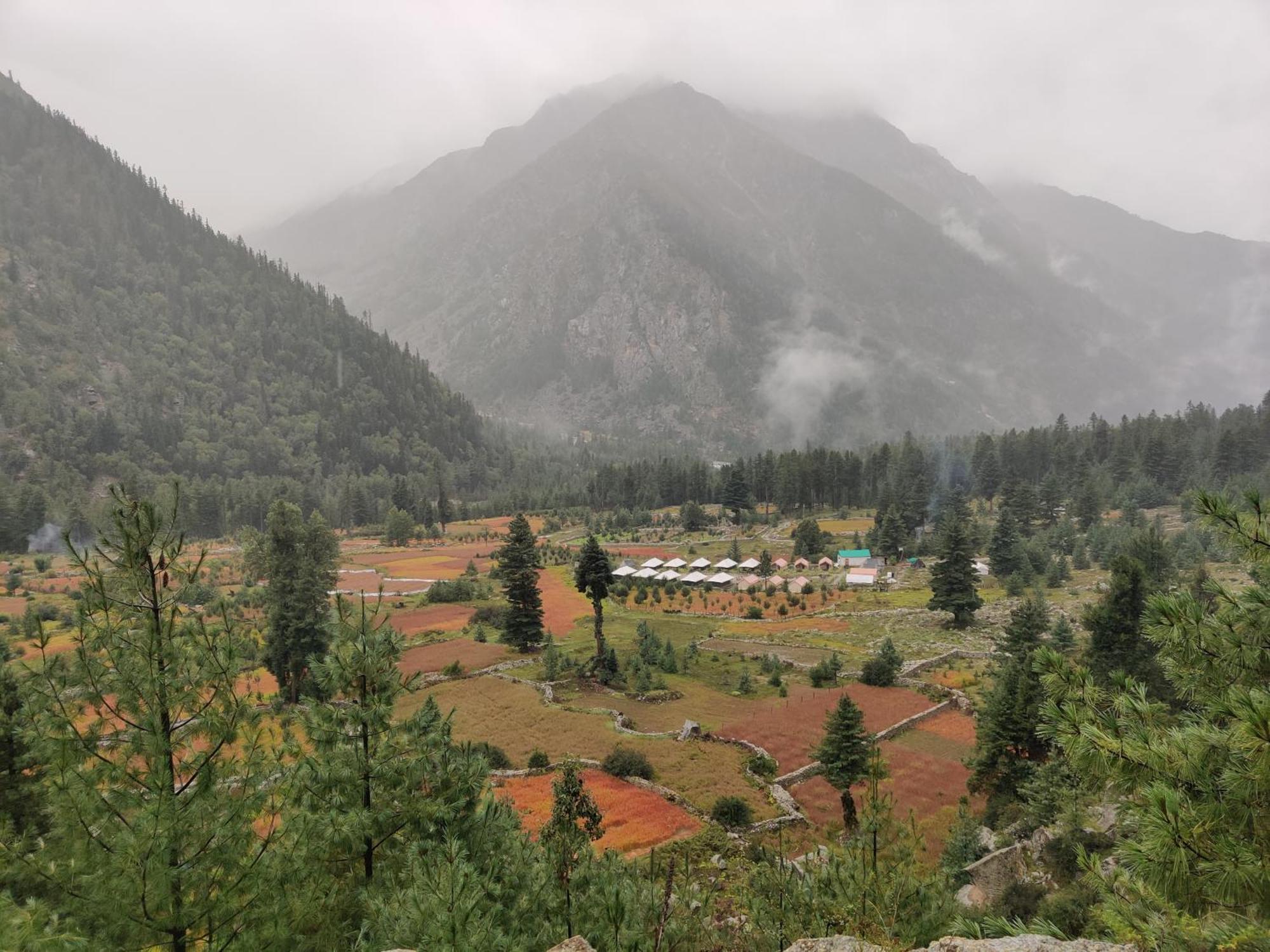 Wanderers Homestay -All Mountain Facing Rooms กัลป์ ภายนอก รูปภาพ