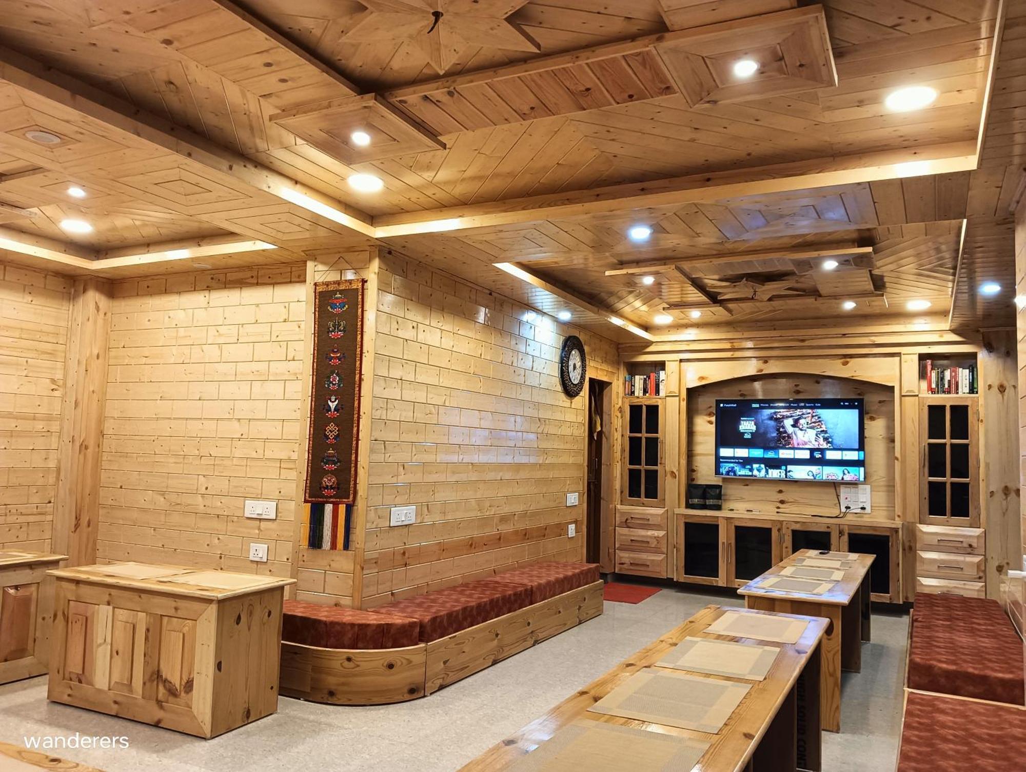 Wanderers Homestay -All Mountain Facing Rooms กัลป์ ภายนอก รูปภาพ
