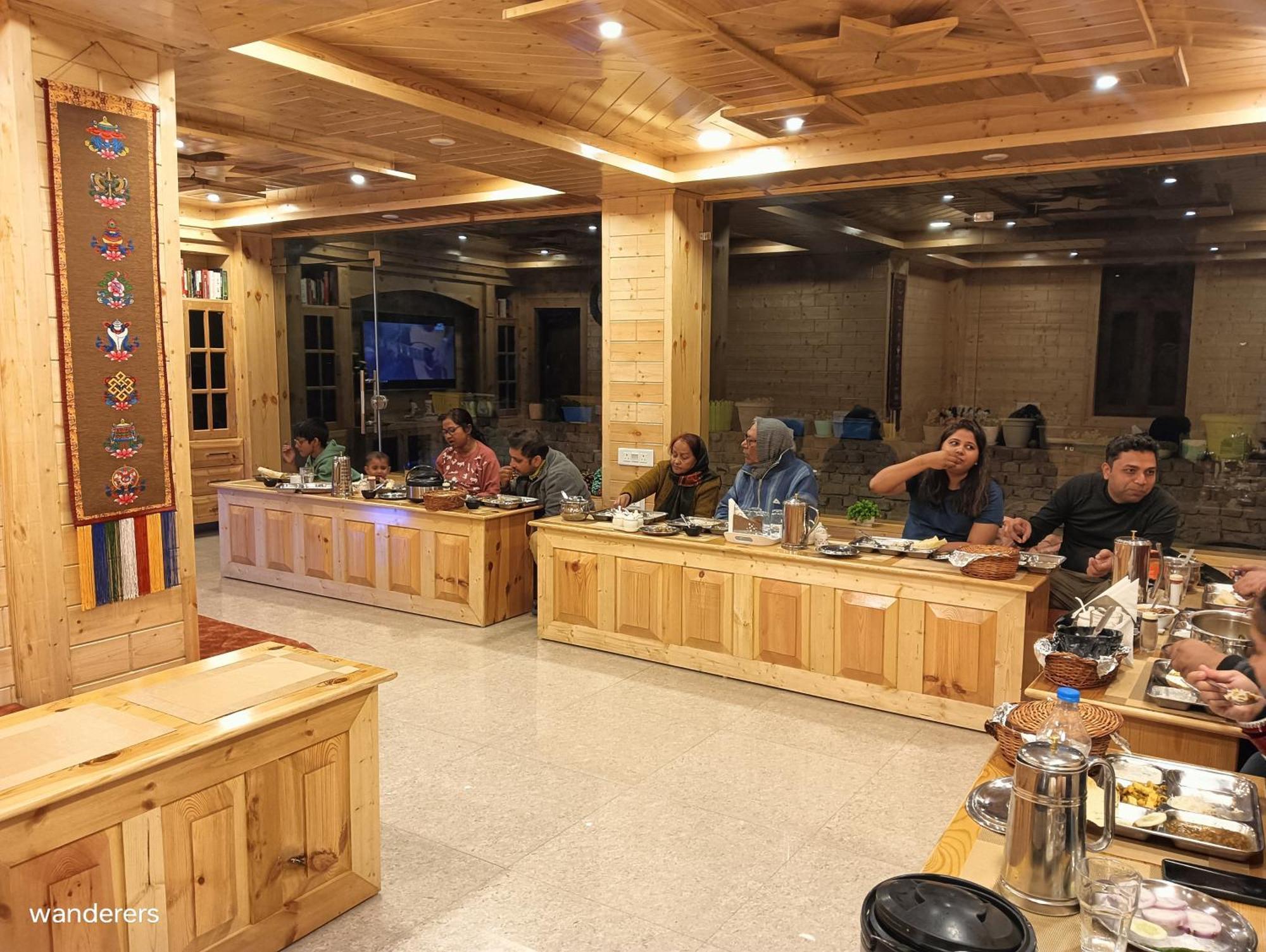 Wanderers Homestay -All Mountain Facing Rooms กัลป์ ภายนอก รูปภาพ